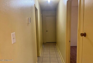 10404 Riverbend Cir, Moss Point, MS 39562 - photo 5