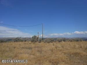 6- Looking to Property from Private Lane