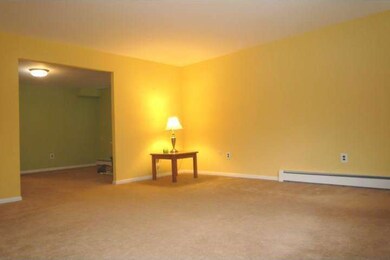 318 Glenwood Cir, Darby, PA 19023 - photo 7