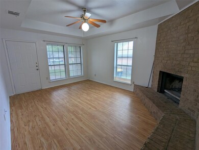 214 Lanham Ct, White Settlement, TX 76108 - photo 3