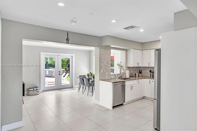 1577 NE 48th Ct, Oakland Park, FL 33334 - photo 2