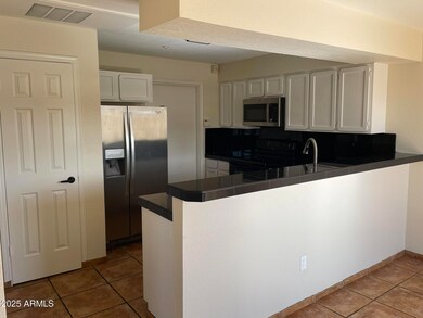 1124 E Rose Ln unit 3, Phoenix, AZ 85014 - photo 4