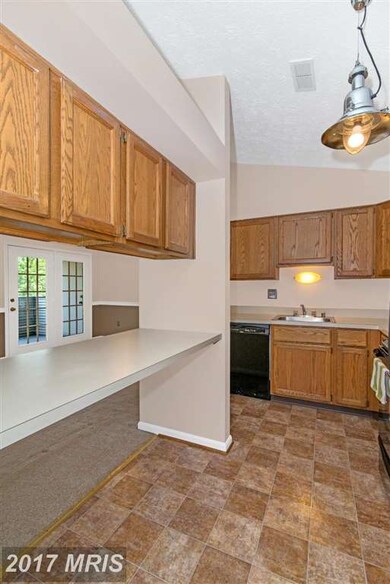 2137 Wainwright Ct unit 2A, Frederick, MD 21702 - photo 6