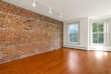 138 W Concord St unit 3, Boston, MA 02118 - photo 2