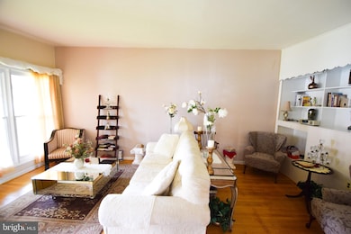 1305 Glenmont Rd, Baltimore, MD 21239 - photo 7