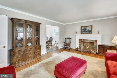 1902 Rampart Dr, Alexandria, VA 22308 - photo 5