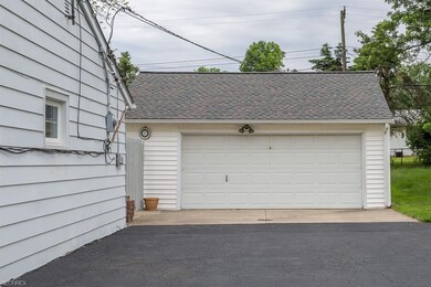 Another view of the 2.5 car garage!