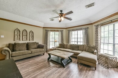 1108 Twin Oaks St, Friendswood, TX 77546 - photo 6