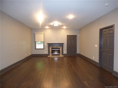 1520 Forest Park Dr unit 4, Statesville, NC 28677 - photo 3
