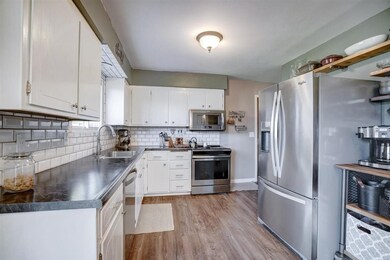 660 Dunn Ave, Oregon, WI 53575 - photo 4