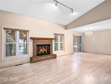 3 Gatehouse Ct, Asheville, NC 28803 - photo 3