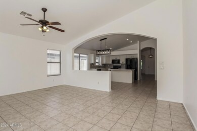 024-photo-living-room-13623569
