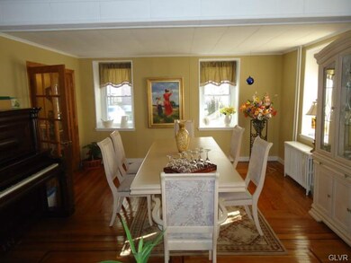 1529 Brookside Rd, Allentown, PA 18106 - photo 2