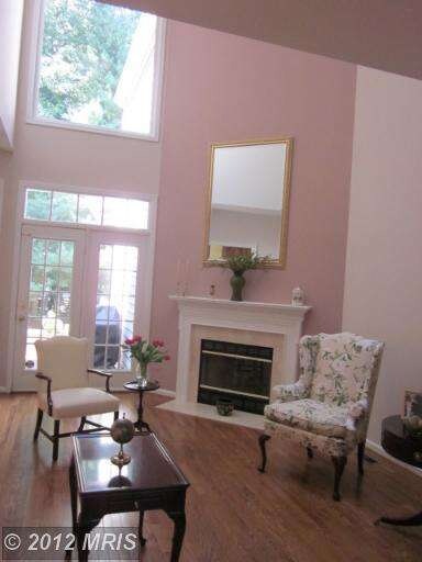 11419 Hollow Timber Ct, Reston, VA 20194 - photo 4