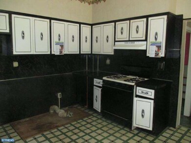 1020 Pine St, Darby, PA 19023 - photo 7