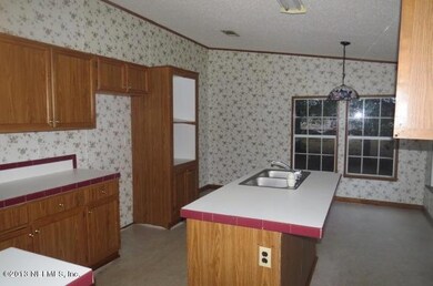 KITCHEN AND BREAKFAST AREA