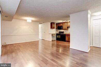 19605 Gunners Branch Rd unit J, Germantown, MD 20876 - photo 6