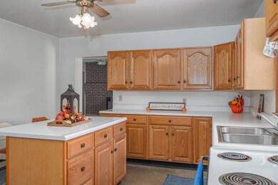 440 Mountain View Rd, Stanley, VA 22851 - photo 5