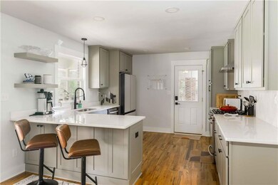 2364 Dawn Dr, Decatur, GA 30032 - photo 2