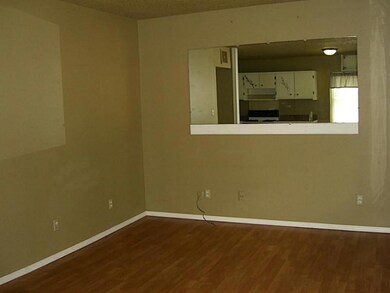 217 S Willow Ave, Fayetteville, AR 72701 - photo 2