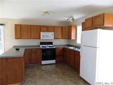 Kitchen Ample storage & counter space