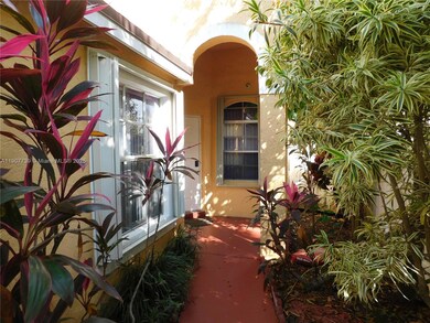 2851 River Run Cir W, Miramar, FL 33025 - photo 4