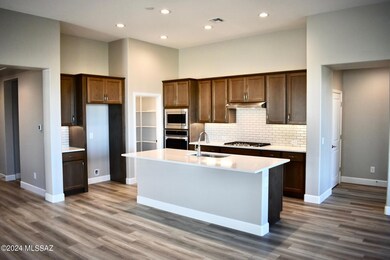 UN35B L109 Kitchen 2