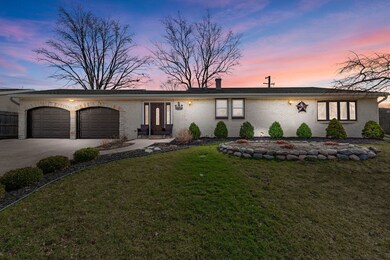 1607 Sacramento Dr, Carpentersville, IL 60110 - photo 2