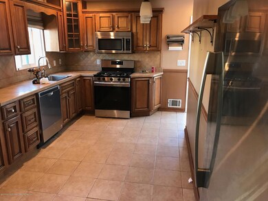 46 Rieder Rd, Edison, NJ 08817 - photo 2