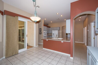 9768 N Golden Sun Dr, Tucson, AZ 85737 - photo 3