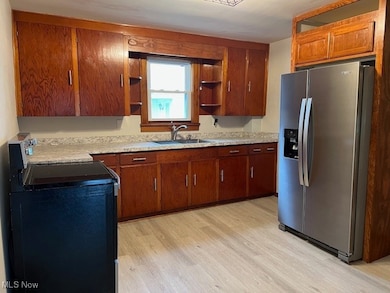 424 Columbiana St NE, Navarre, OH 44662 - photo 5