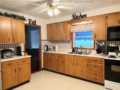 1133 E Pea Ridge Rd, Huntington, WV 25705 - photo 6