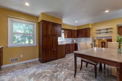 8504 Mar Vista Ct, Louisville, KY 40219 - photo 3