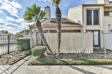 1045 Country Place Dr unit 1045, Houston, TX 77079 - photo 2