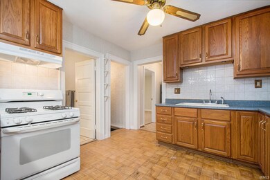 1710 E Calvert St, South Bend, IN 46613 - photo 6