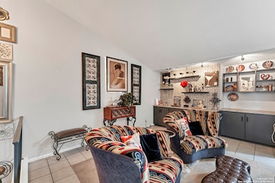 3103 Eisenhauer Rd unit L21, San Antonio, TX 78209 - photo 5