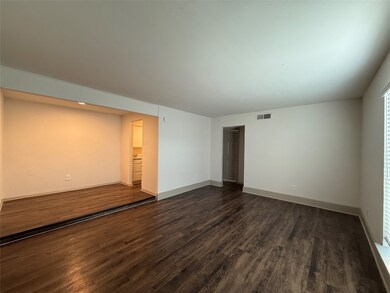 3627 Almazan Dr unit C117, Dallas, TX 75220 - photo 3