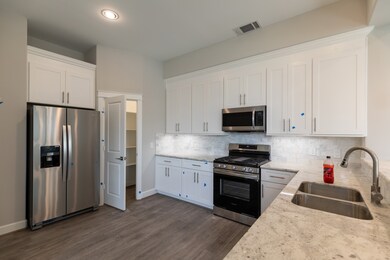 603 Link Rd unit G, Houston, TX 77009 - photo 6