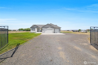 7526 NE Rd D 5, Moses Lake, WA 98837 - photo 2