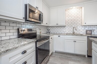 1406 S Grand Ave, Gainesville, TX 76240 - photo 2