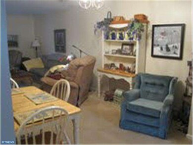 37 Christine Dr unit 5, Reading, PA 19606 - photo 3