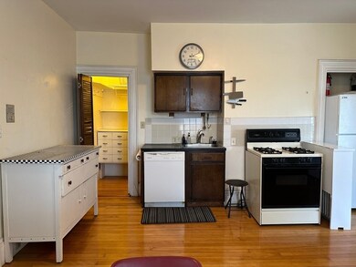 2301 Massachusetts Ave unit 2, Cambridge, MA 02140 - photo 5
