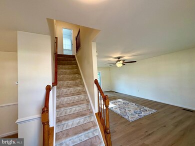 12224 Stonehenge Dr, Fredericksburg, VA 22407 - photo 3