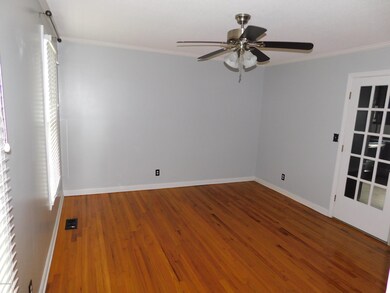 612 Shadowood Dr, Jacksonville, NC 28540 - photo 3