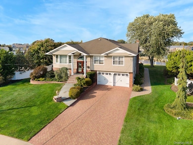 43 Duck Ln, West Islip, NY 11795 - photo 5