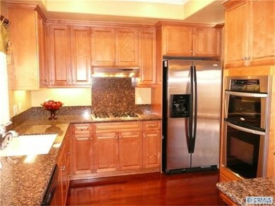 Warm & Inviting! - Approximately 2014 Refrigerator