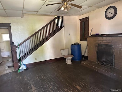 1009 Oak St, Flint, MI 48503 - photo 2