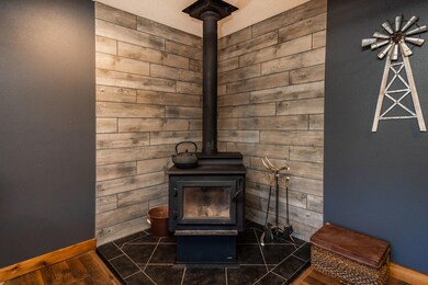 19425 Apache Rd, Bend-20