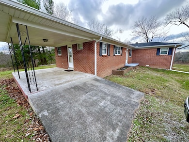 329 Poplar Dr, Red Boiling Springs, TN 37150 - photo 3