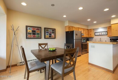 816_beaver_creek_blvd_a2_interior_dining